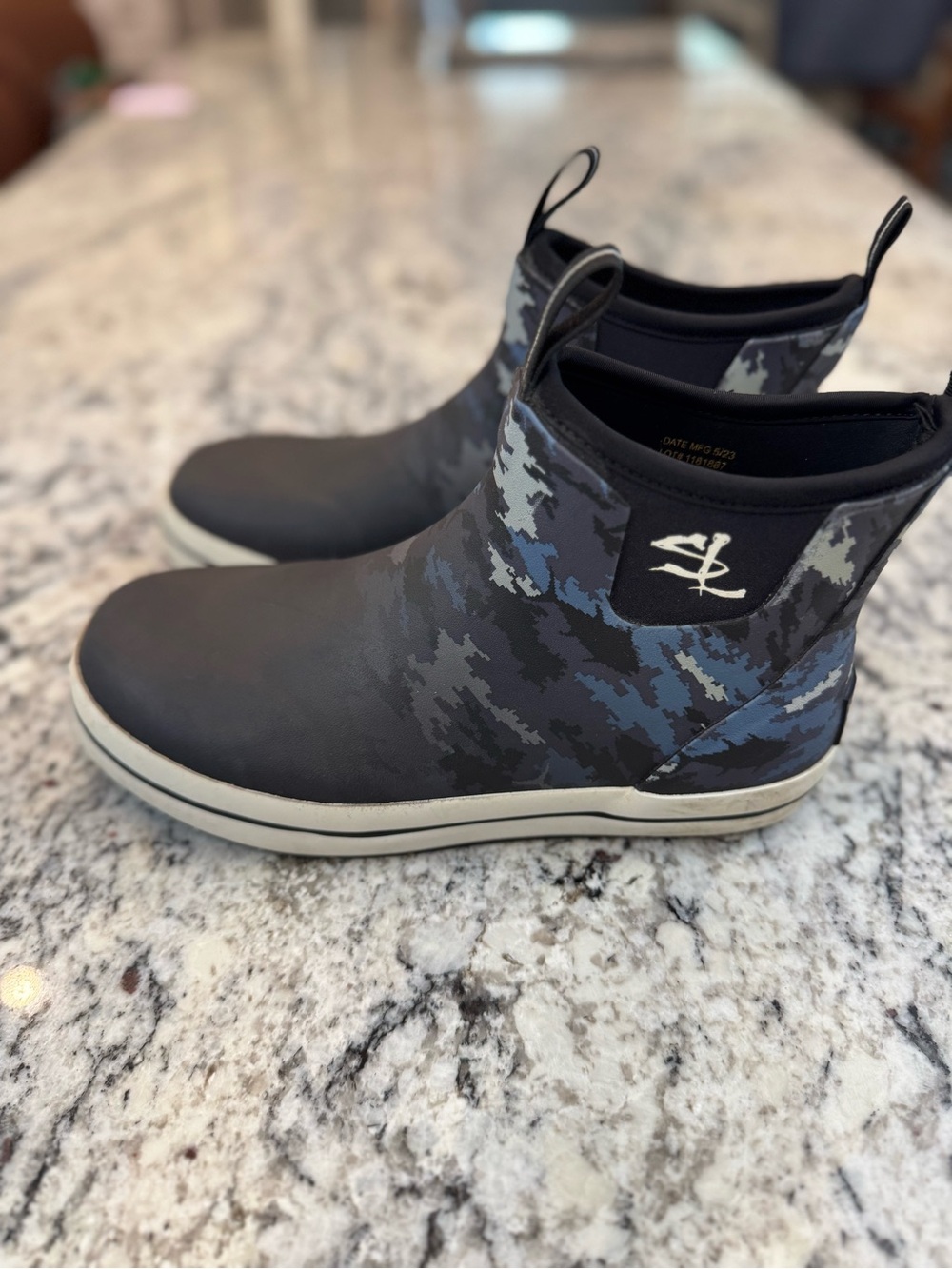 Salt Life Men’s Size 7 Waterproof Camo Deck Rain Boots Fishing Boating - Picture 10 of 11